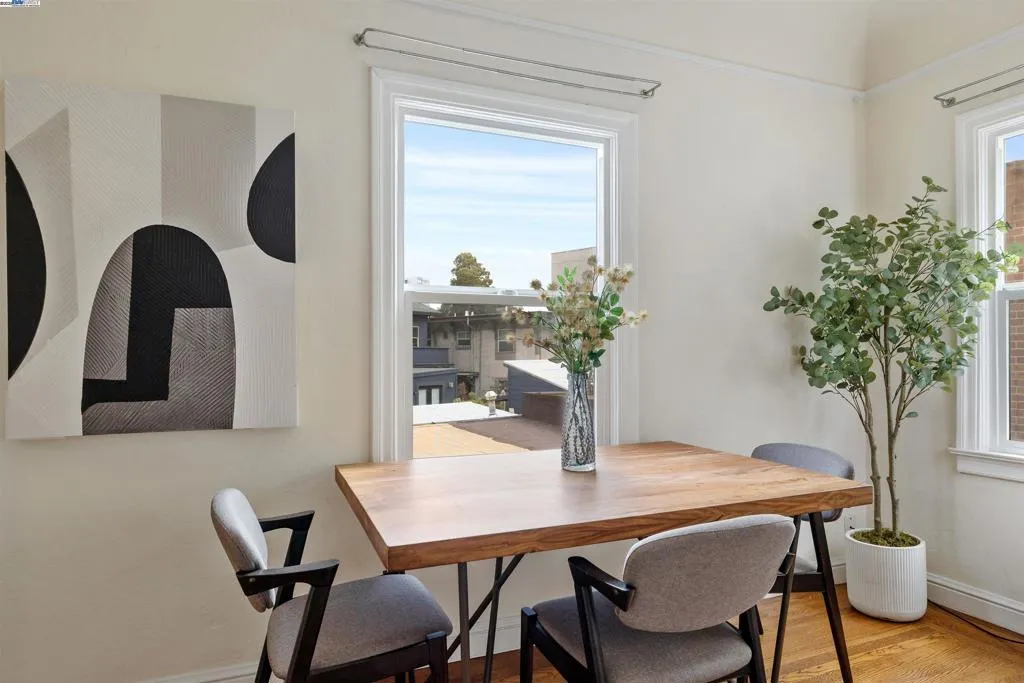 1438 Lakeshore Ave, Oakland, California 94606 home-pic-7